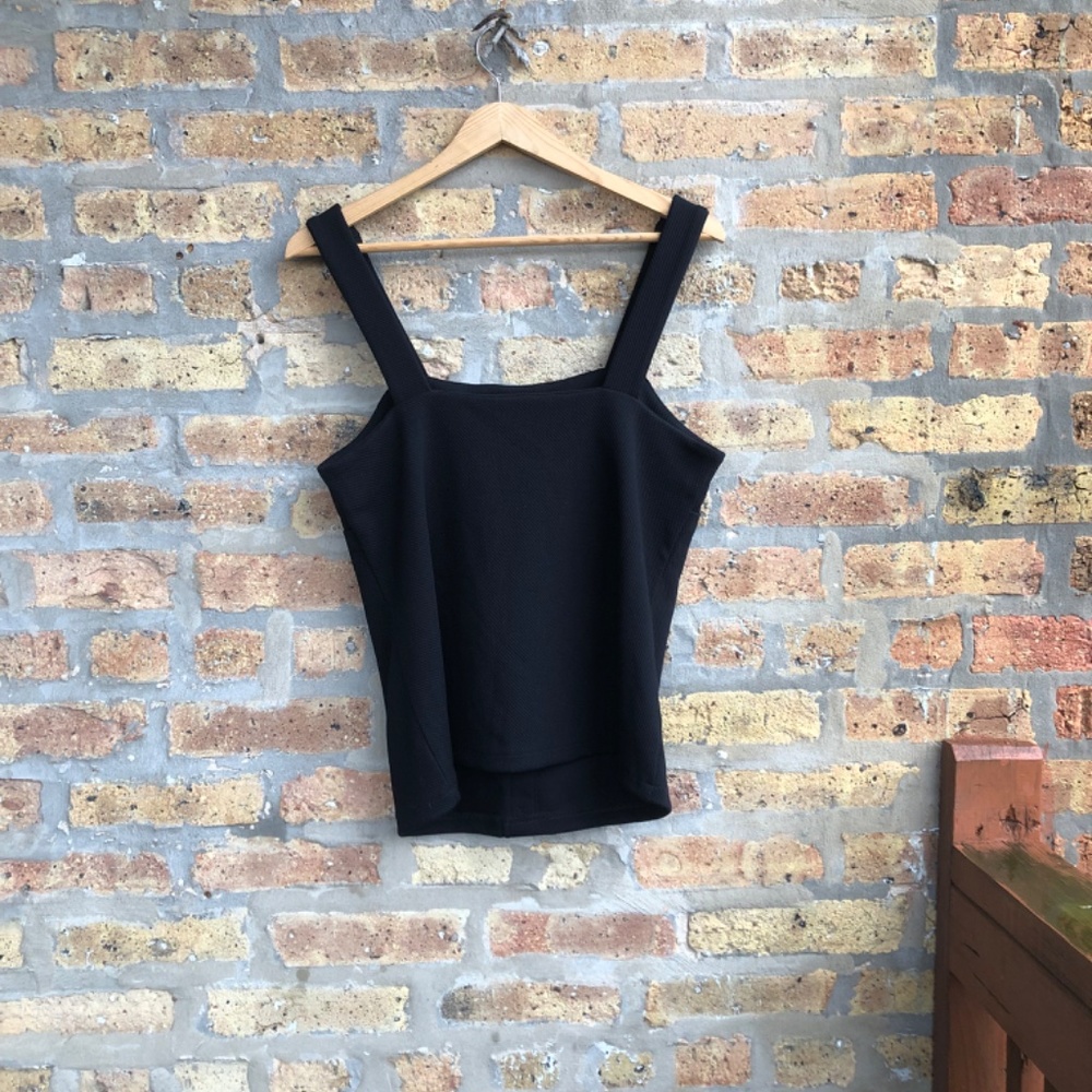 NWT✨Textured Button Tank Top - Picture 4 of 4